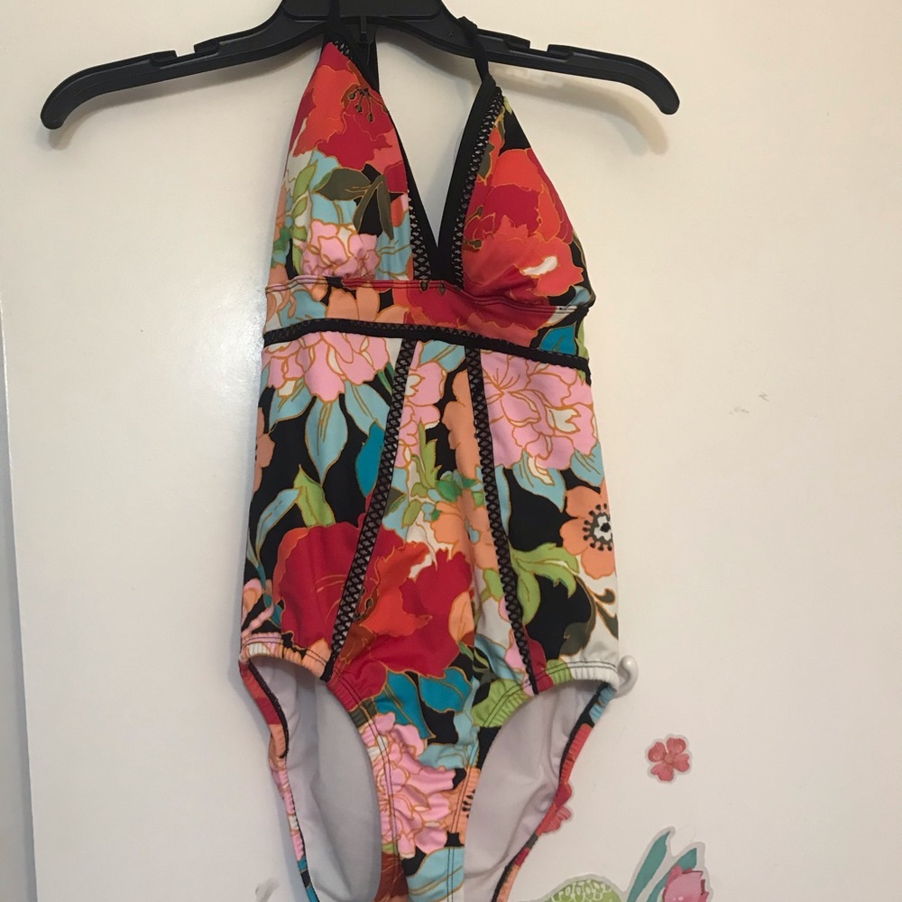 Size small (4/6) one piece bathing suit